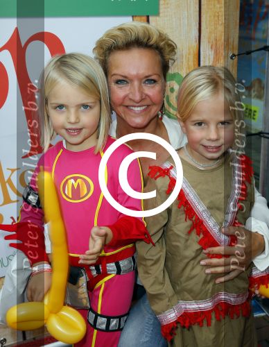 Amstelveen 5 oktober 2014
Premiere Pippi Langkous in de schouwburg van Amstelveen.
mariska v Kolck met kleindochter van haar vriend Hans Hugenholz