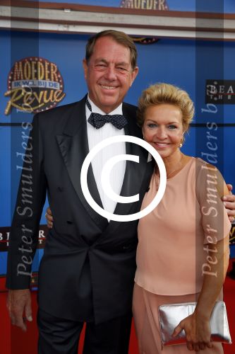 Utrecht 21 september 2014
Premiere moeder ik wil bij de revue in het beatrixtheater.
Mariska v Kolck en vriend Hans Hugenholz