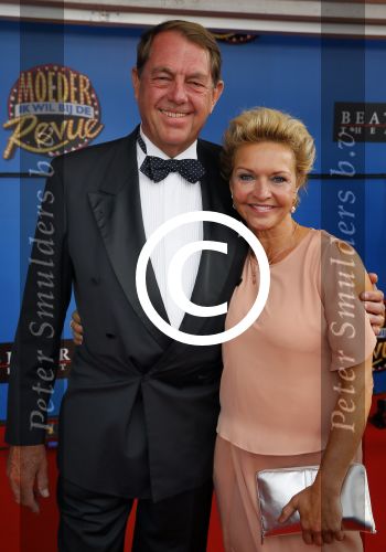 Utrecht 21 september 2014
Premiere moeder ik wil bij de revue in het beatrixtheater.
Mariska v Kolck en vriend Hans Hugenholz