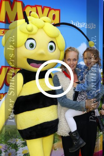 Amsterdam 5 oktober 2014
Premiere Maya de Bij in pathe arena. Marlayne Sahupala met dochter