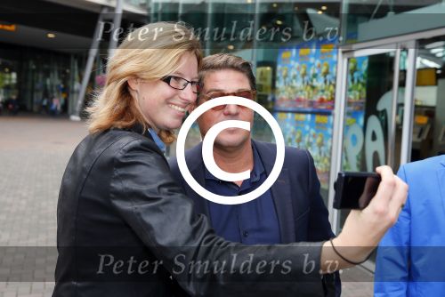 Amsterdam 5 oktober 2014
Premiere Maya de Bij in pathe arena. Martijn Krabbe met zijn kinderen Bickel Jasmijn Achillesen Michelle