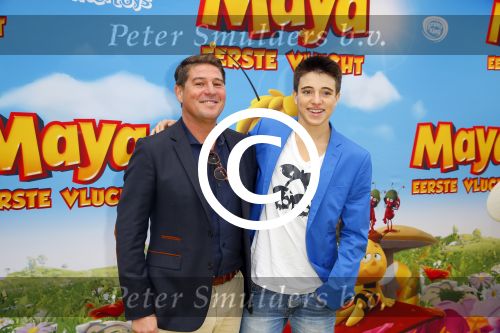 Amsterdam 5 oktober 2014
Premiere Maya de Bij in pathe arena. Martijn Krabbe met zijn kinderen Bickel Jasmijn Achillesen Michelle