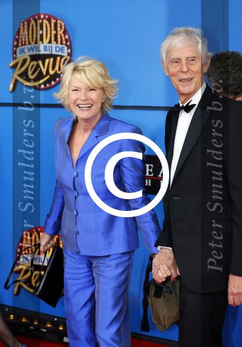 Utrecht 21 september 2014
Premiere moeder ik wil bij de revue in het beatrixtheater.
Martine Bijl en Berend Boudewijn