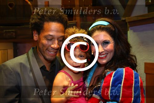 Bussum, 27 September 2014
Premiere Sneeuwwitje in \'t Spant in Bussum
Maud Mulder met man en dochter
Foto Peter Smulders BV