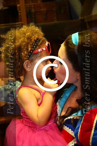Bussum, 27 September 2014
Premiere Sneeuwwitje in \'t Spant in Bussum
Maud Mulder met man en dochter
Foto Peter Smulders BV