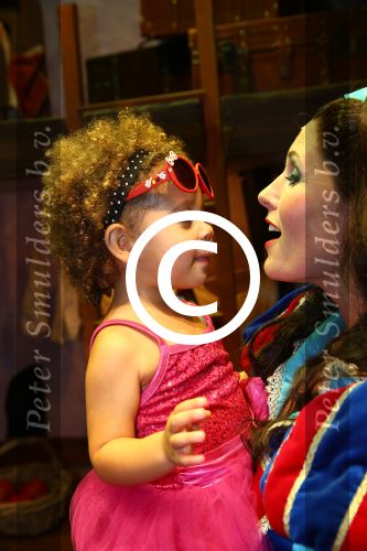 Bussum, 27 September 2014
Premiere Sneeuwwitje in \'t Spant in Bussum
Maud Mulder met man en dochter
Foto Peter Smulders BV