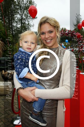 Amsterdam 8 0ktober 2014
Mama van het jaar verkieizing. Myrthe Mylius met zoon Jack