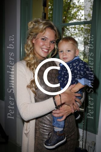 Amsterdam 8 0ktober 2014
Mama van het jaar verkieizing. Myrthe Mylius met zoon Jack