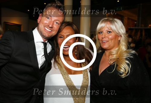 Amsterdam 16 oktober 2014
Uitreiking gouden televizierring in Carre. Patty Brard met een vriendin