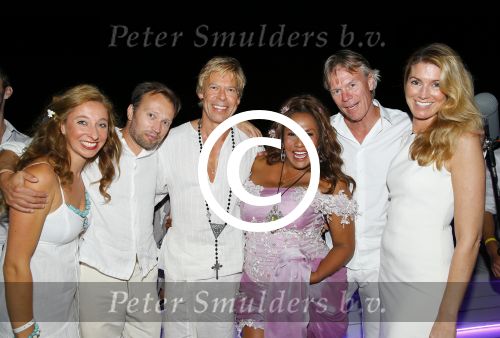 ibiza 26 september 2014
Trouwen Patty Brard en Antoine de Vijver bij babylon beach op ibiza. Nina  Nomden Remco v Westerloo en Rene Oosterman met vrouw