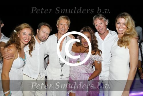 ibiza 26 september 2014
Trouwen Patty Brard en Antoine de Vijver bij babylon beach op ibiza. Nina  Nomden Remco v Westerloo en Rene Oosterman met vrouw