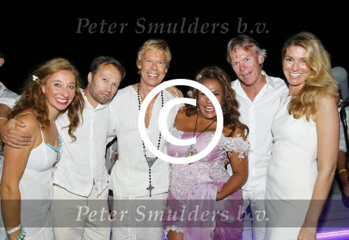 ibiza 26 september 2014
Trouwen Patty Brard en Antoine de Vijver bij babylon beach op ibiza. Nina  Nomden Remco v Westerloo en Rene Oosterman met vrouw