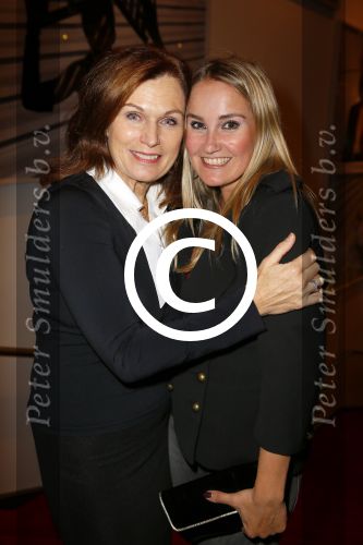 Amsterdam 20 oktober 2014
Premiere alles went behalve een vent in nieuwe de la mar.
Peggy Vrijens met Liz Snoijink