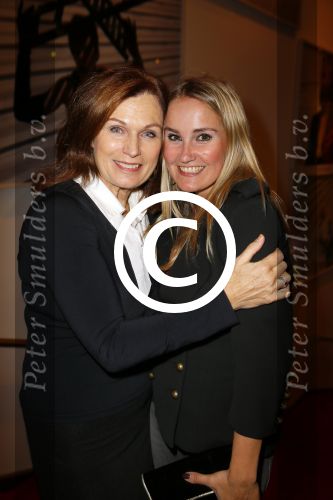 Amsterdam 20 oktober 2014
Premiere alles went behalve een vent in nieuwe de la mar.
Peggy Vrijens met Liz Snoijink