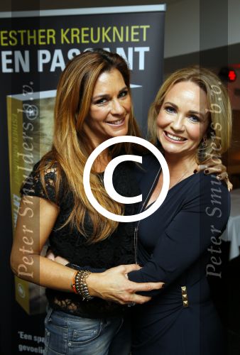 Amsterdam 14 oktober 2014
Boekpresentatie Esther Kreukniet en passant bij de oyster Club. Quinty Trustfull