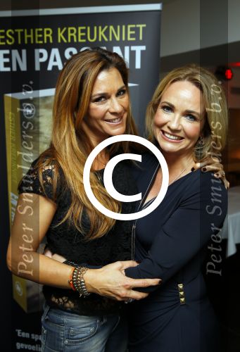 Amsterdam 14 oktober 2014
Boekpresentatie Esther Kreukniet en passant bij de oyster Club. Quinty Trustfull