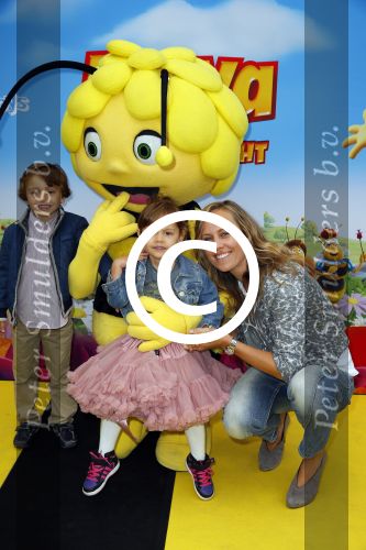 Amsterdam 5 oktober 2014
Premiere Maya de Bij in pathe arena. Regina Romeijn met dochter