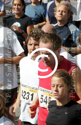Zaandam 19 september 2004
Dam tot Dam Loop. Rene Froger en Marc Klein Essink
Peter Smulders bv