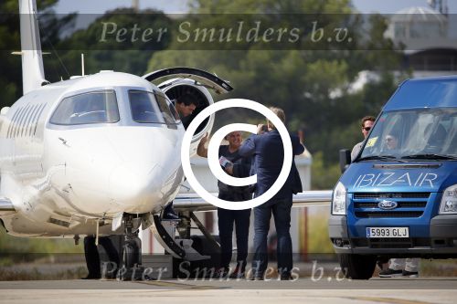 ibiza 26 september 2014
Opnames beste zanger van nederland bij hotel atzaro op ibiza. Rene Froger Jan Smit Xander de Buisonje Edsilia Rombley Andre Hazes jr vliegen daarna met prive vliegtuig naar Nederland