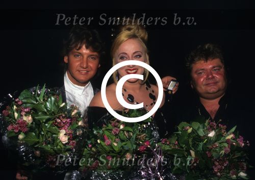 6 Maart 1995
Andre Hazes samen met Rene Froger en Karin bloemen
Foto Peter Smulders BV