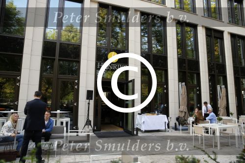 Hamburg 3 oktober 2014
Sylvie Meis verlaat haar appartement met haar nieuwe vriend Samuel Deutsch om te gaan lunchen in een restaurant Henriks