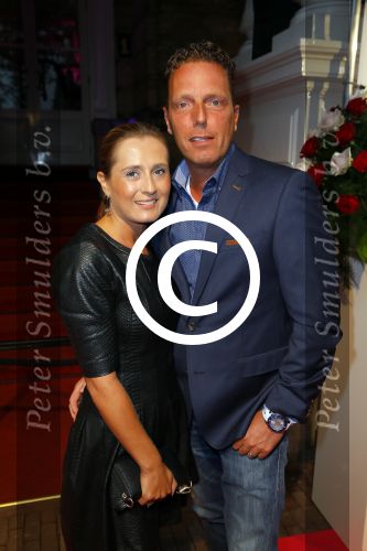Amsterdam 29 september 2014
Beau monde awards in het Amstel hotel. Rob Geus met vriendin