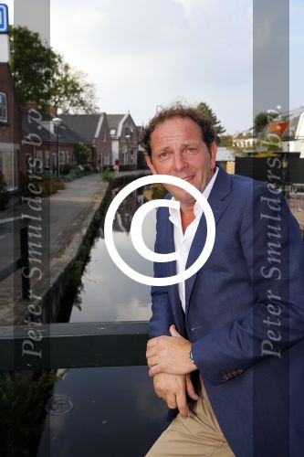 Abcoude 19 september 2014
Robert Leroy wordt ambassadeur voor dolphins for Davey. Bert Simhoffer is oprichter van de stichting.