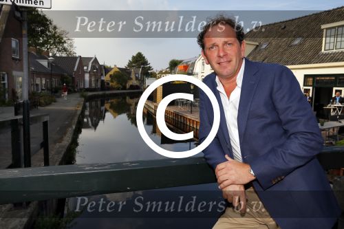 Abcoude 19 september 2014
Robert Leroy wordt ambassadeur voor dolphins for Davey. Bert Simhoffer is oprichter van de stichting.