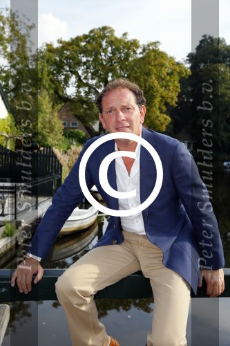 Abcoude 19 september 2014
Robert Leroy wordt ambassadeur voor dolphins for Davey. Bert Simhoffer is oprichter van de stichting.