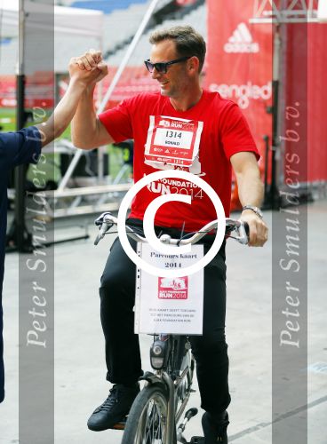 Amsterdam 12 oktober 2014
Rene Froger loopt met zoon Danny beste vriend Frank Schmitt de ajax loop ter voorbereiding op de New York marathon. Ronald de Boer
