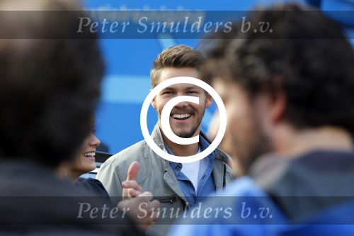 Amsterdam 30 september 2014
Kelly Kruger, Darin Brooks, Kim Matula, Scott Clifton, Ashleigh Brewer en Ferry Doedens uit de Amerikaanse soapserie The Bold and the Beautiful tijdens opnames op de dam in Amsterdam.