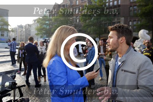 Amsterdam 30 september 2014
Kelly Kruger, Darin Brooks, Kim Matula, Scott Clifton, Ashleigh Brewer en Ferry Doedens uit de Amerikaanse soapserie The Bold and the Beautiful tijdens opnames op de dam in Amsterdam.