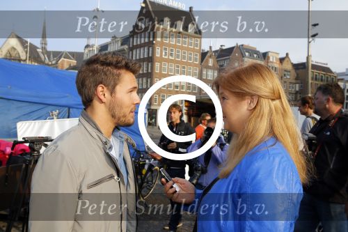 Amsterdam 30 september 2014
Kelly Kruger, Darin Brooks, Kim Matula, Scott Clifton, Ashleigh Brewer en Ferry Doedens uit de Amerikaanse soapserie The Bold and the Beautiful tijdens opnames op de dam in Amsterdam.