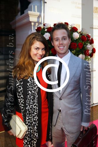 Amsterdam 29 september 2014
Beau monde awards in het Amstel hotel. Sebastiaan Wulff met een kennis