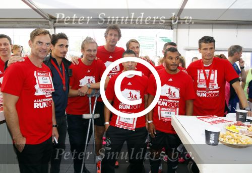 Amsterdam 12 oktober 2014
Rene Froger loopt met zoon Danny beste vriend Frank Schmitt de ajax loop ter voorbereiding op de New York marathon. Siem de Jong op Krukken Ronald de Boer Edwin v d Sar Nordin Wooter Tarik Oulida Wim Jonk