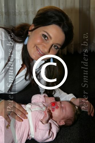 Nijmegen, 18 Oktober 2014
Sieneke met haar man Jan en baby Rosalie van 6 weken oud.
Foto Peter Smulders BV