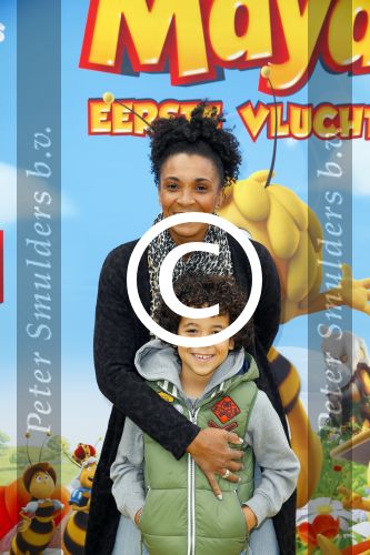 Amsterdam 5 oktober 2014
Premiere Maya de Bij in pathe arena. Sophia Wezer met zoon