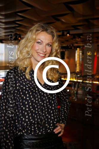 Amsterdam 14 oktober 2014
Boekpresentatie Esther Kreukniet en passant bij de oyster Club. Susan Smit