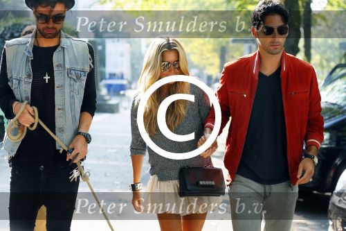 Hamburg 3 oktober 2014
Sylvie Meis verlaat haar appartement met haar nieuwe vriend Samuel Deutsch om te gaan lunchen in een restaurant.