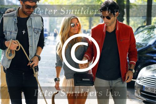 Hamburg 3 oktober 2014
Sylvie Meis verlaat haar appartement met haar nieuwe vriend Samuel Deutsch om te gaan lunchen in een restaurant.