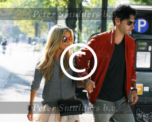 Hamburg 3 oktober 2014
Sylvie Meis verlaat haar appartement met haar nieuwe vriend Samuel Deutsch om te gaan lunchen in een restaurant.