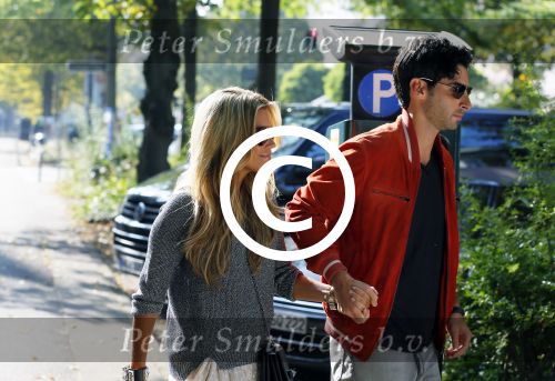 Hamburg 3 oktober 2014
Sylvie Meis verlaat haar appartement met haar nieuwe vriend Samuel Deutsch om te gaan lunchen in een restaurant.