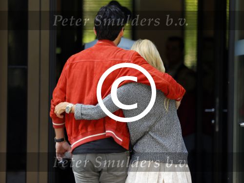 Hamburg 3 oktober 2014
Sylvie Meis verlaat haar appartement met haar nieuwe vriend Samuel Deutsch om te gaan lunchen in een restaurant.