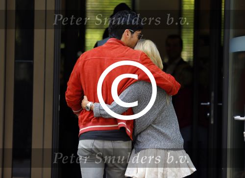 Hamburg 3 oktober 2014
Sylvie Meis verlaat haar appartement met haar nieuwe vriend Samuel Deutsch om te gaan lunchen in een restaurant.