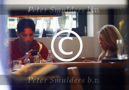 Hamburg 3 oktober 2014
Sylvie Meis verlaat haar appartement met haar nieuwe vriend Samuel Deutsch om te gaan lunchen in een restaurant.