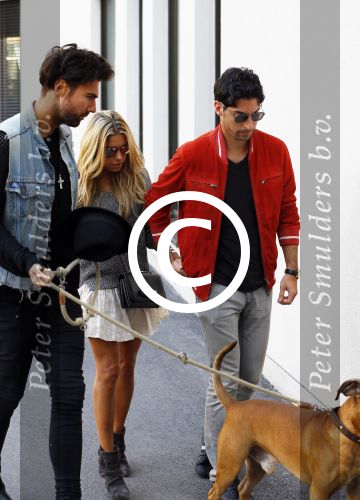 Hamburg 3 oktober 2014
Sylvie Meis verlaat haar appartement met haar nieuwe vriend Samuel Deutsch om te gaan lunchen in een restaurant.