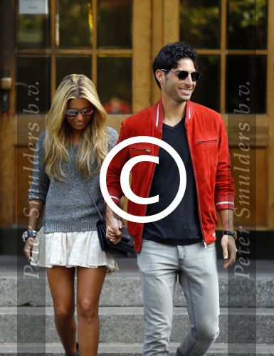 Hamburg 3 oktober 2014
Sylvie Meis verlaat haar appartement met haar nieuwe vriend Samuel Deutsch om te gaan lunchen in een restaurant.