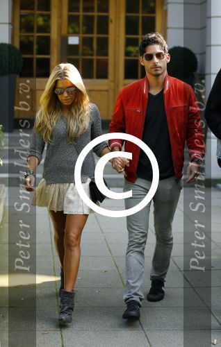 Hamburg 3 oktober 2014
Sylvie Meis verlaat haar appartement met haar nieuwe vriend Samuel Deutsch om te gaan lunchen in een restaurant.