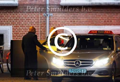 Amsterdam 10 oktober 2014
Sylvie Meis wordt bij het conservatorium hotel opgehaald met de taxi en daaran naar haar advocaat Robert Geerlings en naar schiphol gebracht.