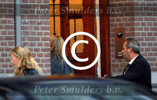 Amsterdam 10 oktober 2014
Sylvie Meis wordt bij het conservatorium hotel opgehaald met de taxi en daaran naar haar advocaat Robert Geerlings en naar schiphol gebracht.